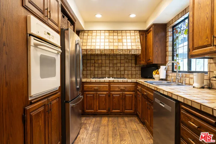 6320 Honolulu Avenue, Los Angeles, California 91214