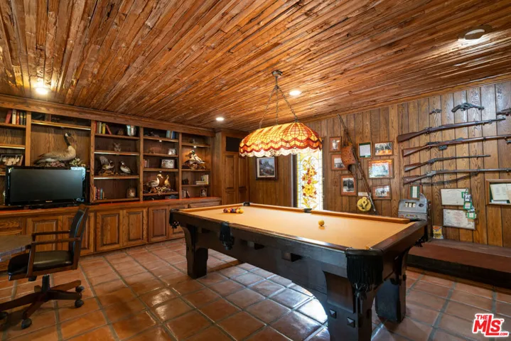 6320 Honolulu Avenue, Los Angeles, California 91214