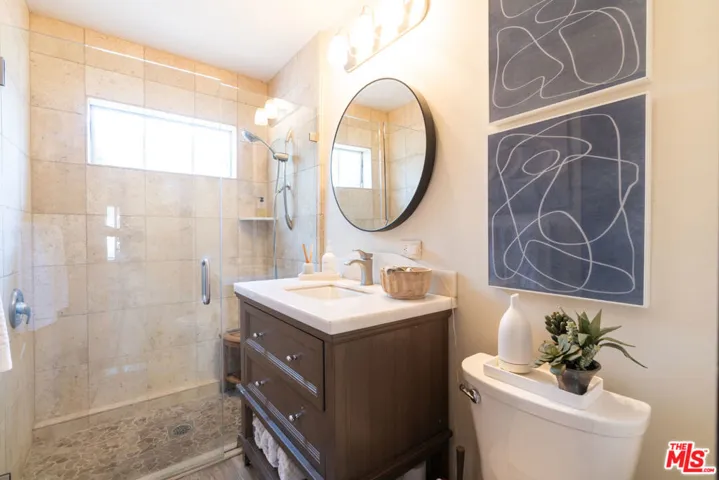 6320 Honolulu Avenue, Los Angeles, California 91214