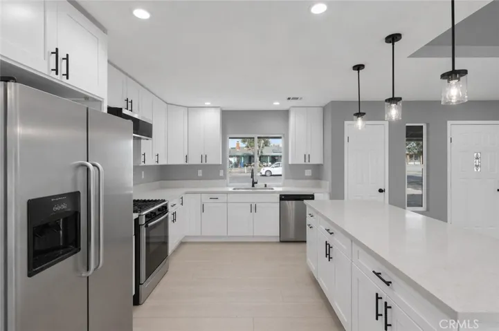 40245 176th E, Lake Los Angeles, California 93591