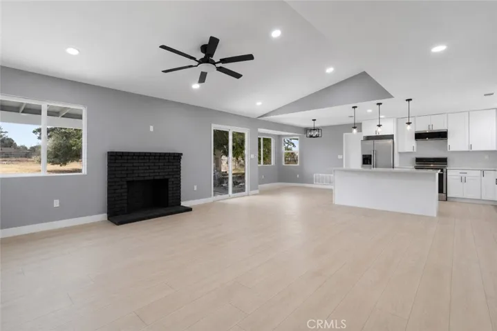 40245 176th E, Lake Los Angeles, California 93591