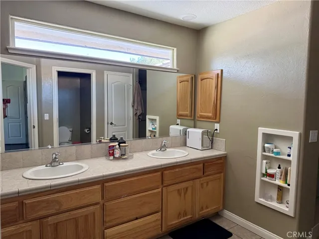 11428 Hickory, Hesperia, California 92345