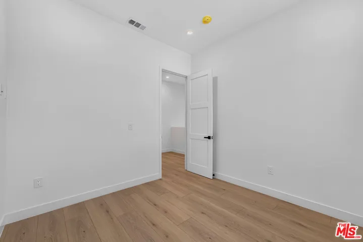 150 N Carondelet Street, Los Angeles, California 90026