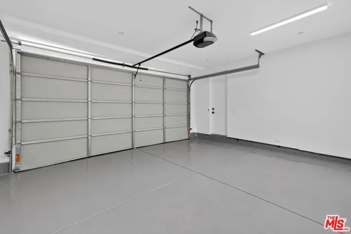 150 N Carondelet Street, Los Angeles, California 90026