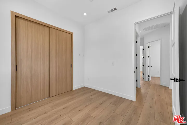 150 N Carondelet Street, Los Angeles, California 90026