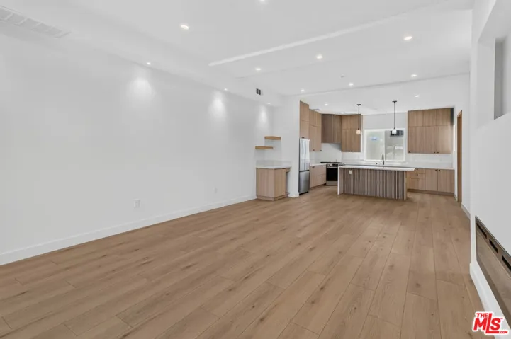 150 N Carondelet Street, Los Angeles, California 90026