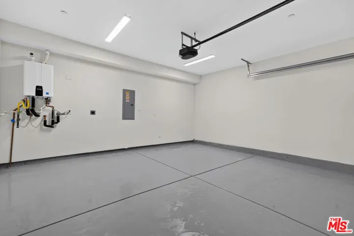 150 N Carondelet Street, Los Angeles, California 90026