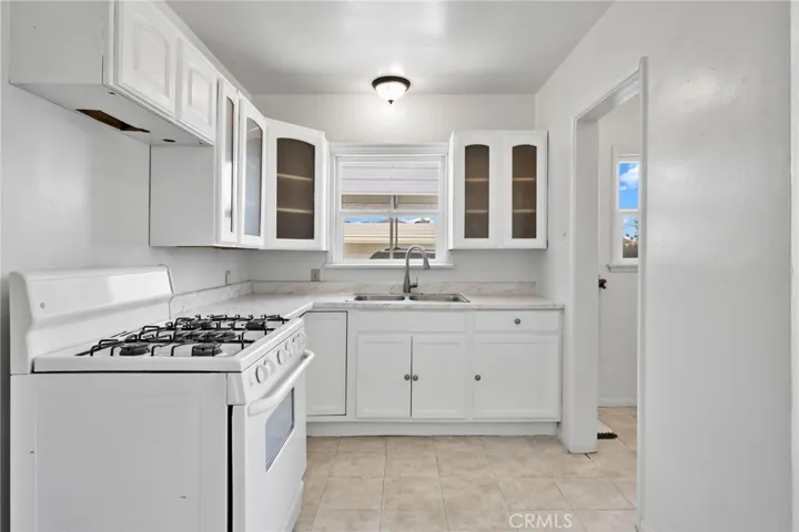 537 E Trenton, San Bernardino, California 92404