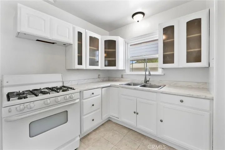537 E Trenton, San Bernardino, California 92404