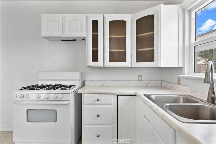 537 E Trenton, San Bernardino, California 92404