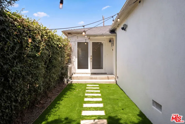 1133 Harrison Avenue, Los Angeles, California 90291