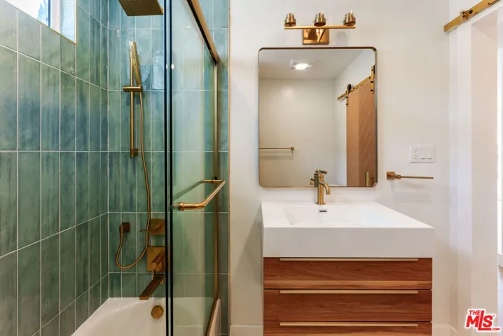 1133 Harrison Avenue, Los Angeles, California 90291