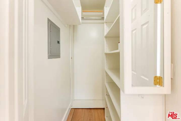 1133 Harrison Avenue, Los Angeles, California 90291