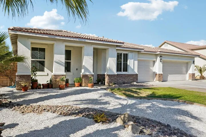 3-web-or-mls-Denton Dr-S2507-003