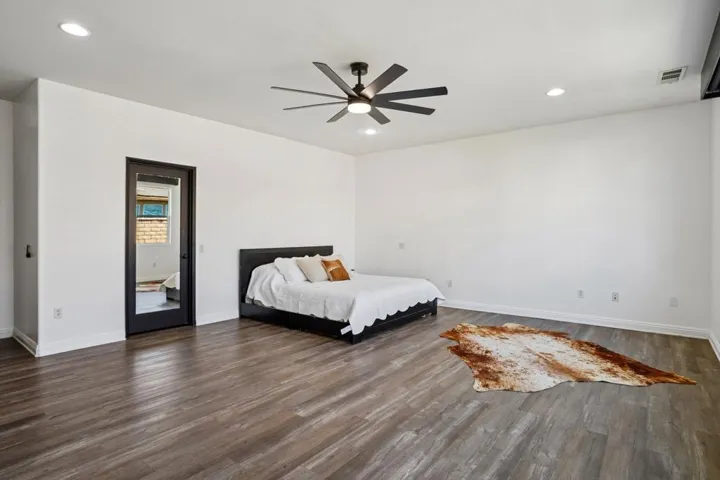 31-web-or-mls-Denton Dr-S2507-031