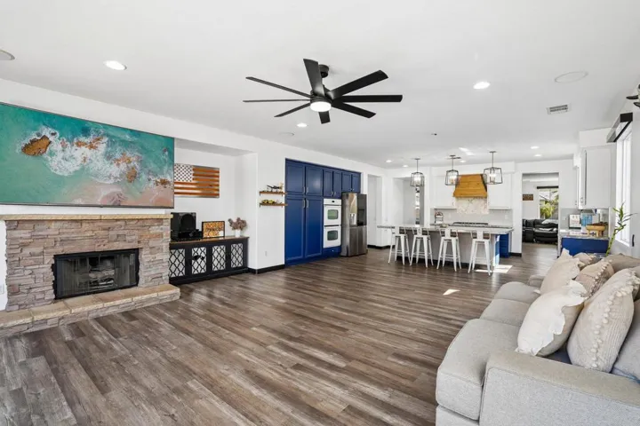 6-web-or-mls-Denton Dr-S2507-006