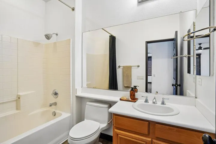 18-web-or-mls-Denton Dr-S2507-018