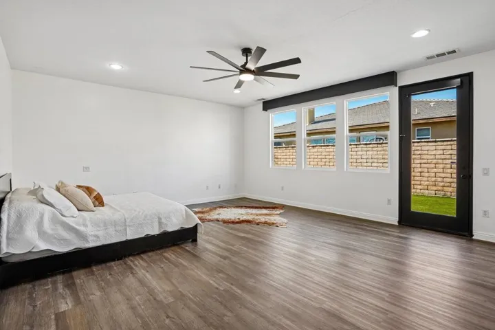 30-web-or-mls-Denton Dr-S2507-030