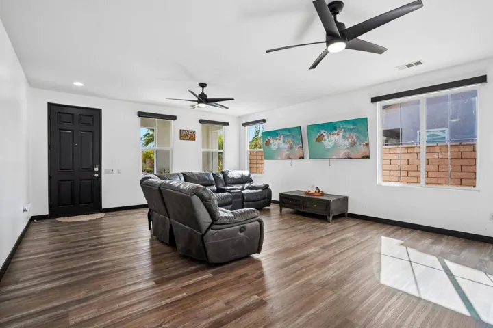 7-web-or-mls-Denton Dr-S2507-007