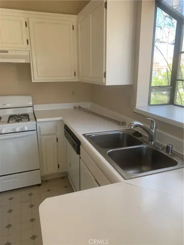 18107 Erik Court 464, Canyon Country, California 91387