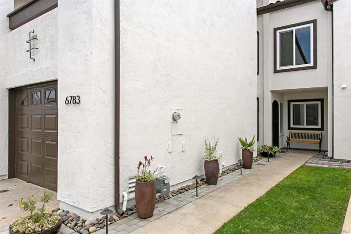 6783 Heath Ct, Carlsbad, California 92011