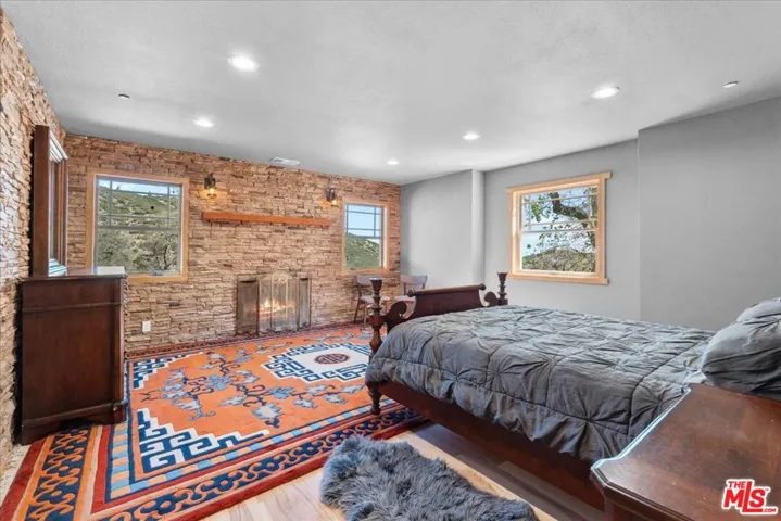 28200 Pine Canyon Road, Lake Hughes, California 93532