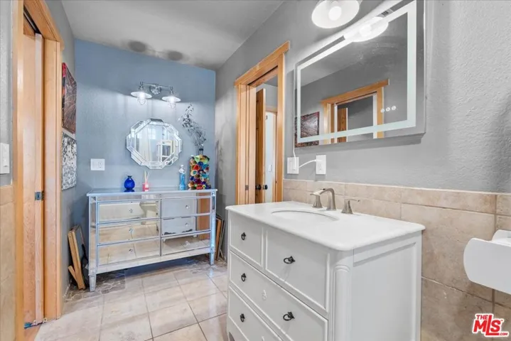 28200 Pine Canyon Road, Lake Hughes, California 93532