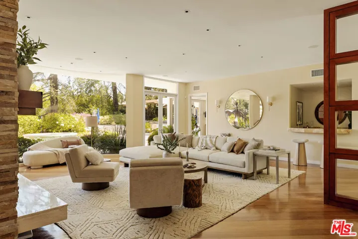 4101 Clear Valley Drive, Los Angeles, California 91436