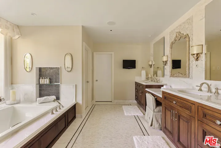 4101 Clear Valley Drive, Los Angeles, California 91436