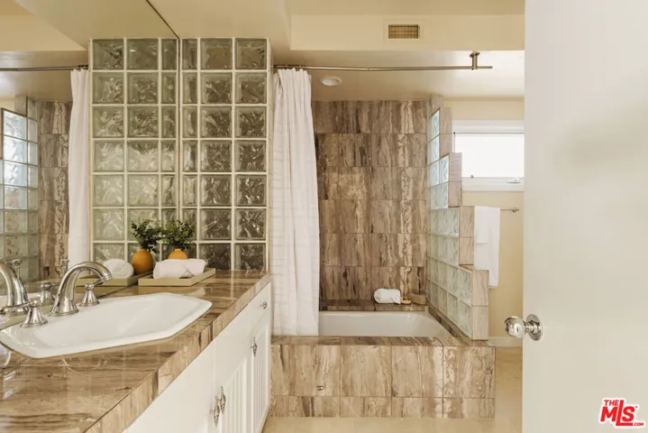 4101 Clear Valley Drive, Los Angeles, California 91436