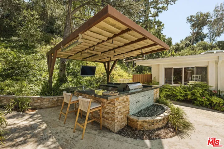 4101 Clear Valley Drive, Los Angeles, California 91436