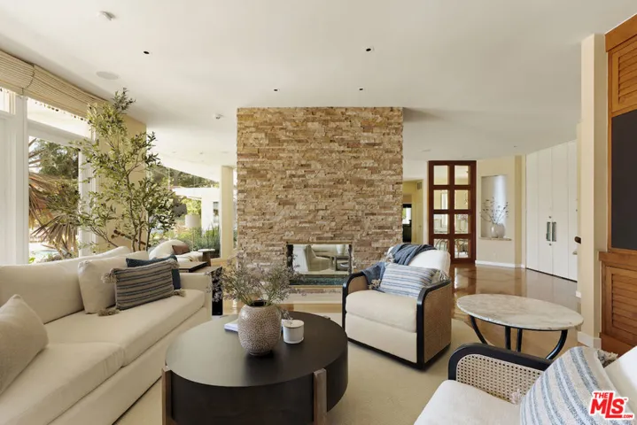 4101 Clear Valley Drive, Los Angeles, California 91436