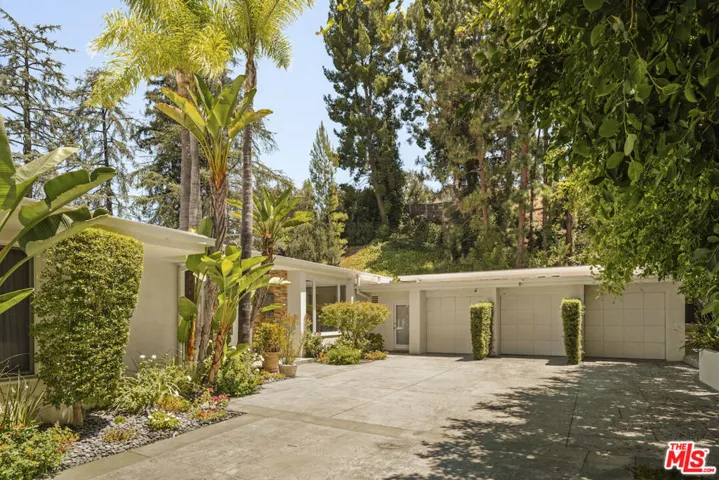 4101 Clear Valley Drive, Los Angeles, California 91436