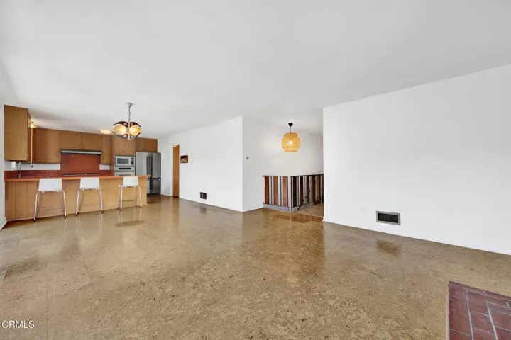 4-web-or-mls-20260724-02-1827OakTreeDrLo