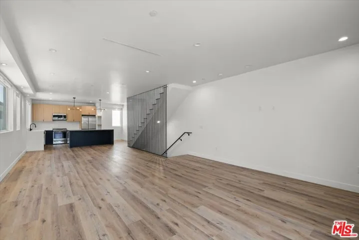 839 N Mccadden Pl B, Los Angeles, California 90038