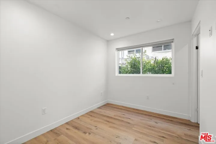 839 N Mccadden Pl B, Los Angeles, California 90038
