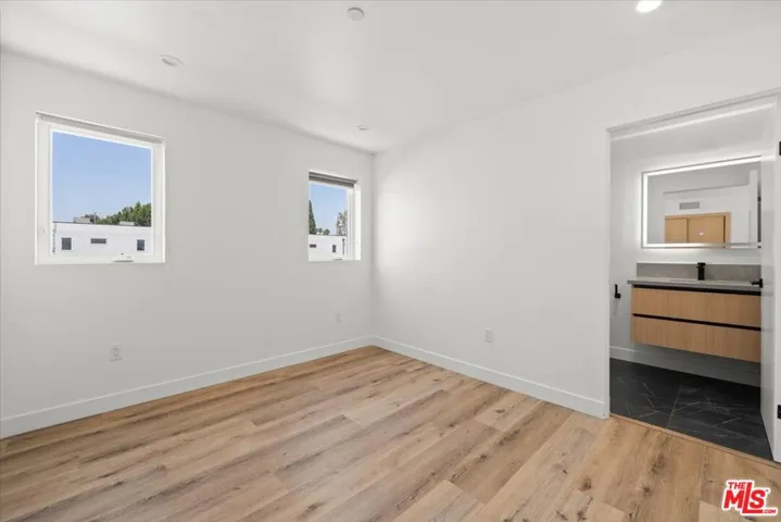 839 N Mccadden Pl B, Los Angeles, California 90038