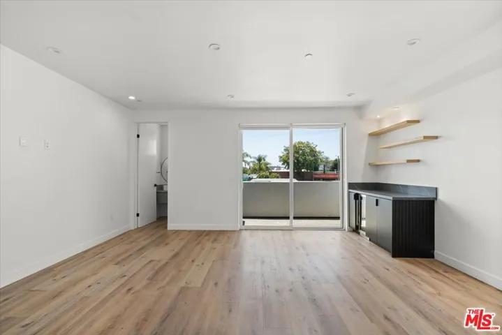 839 N Mccadden Pl B, Los Angeles, California 90038