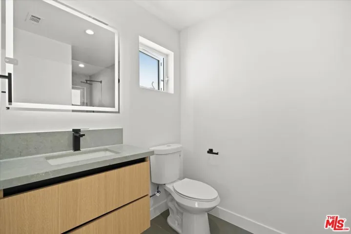 839 N Mccadden Pl B, Los Angeles, California 90038