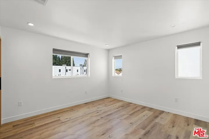 839 N Mccadden Pl B, Los Angeles, California 90038