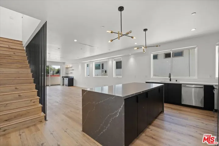 839 N Mccadden Pl B, Los Angeles, California 90038