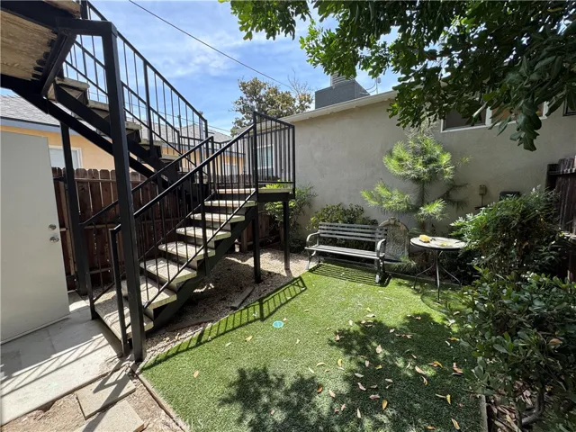2306 N Catalina, Burbank, California 91504