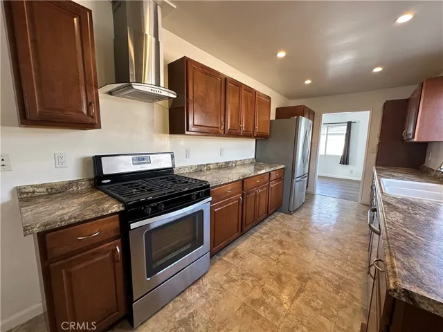 4587 W 142nd Street, Hawthorne, California 90250