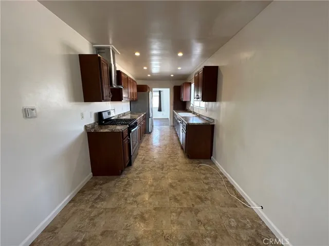 4587 W 142nd Street, Hawthorne, California 90250