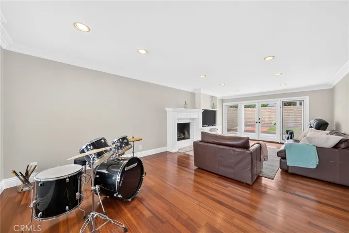 Family room BEFORE virtual staging.
