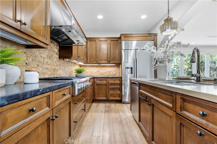 122 Catalonia, Irvine, California 92618