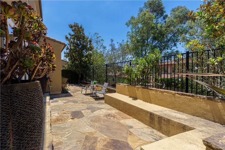 122 Catalonia, Irvine, California 92618
