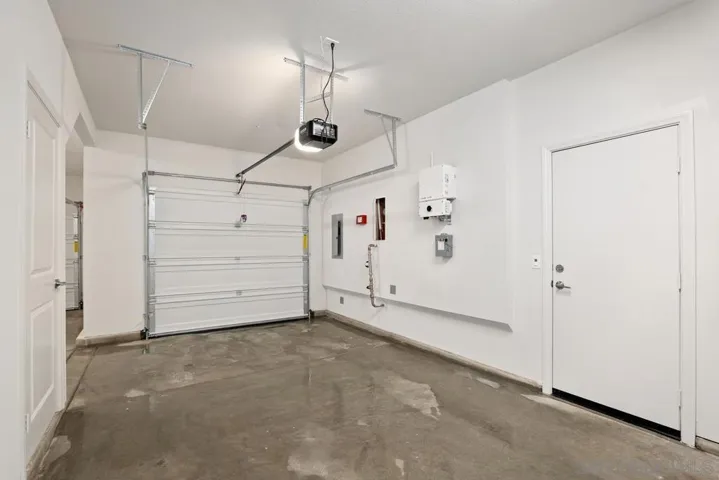 1523 Wingwood, Vista, California 92083