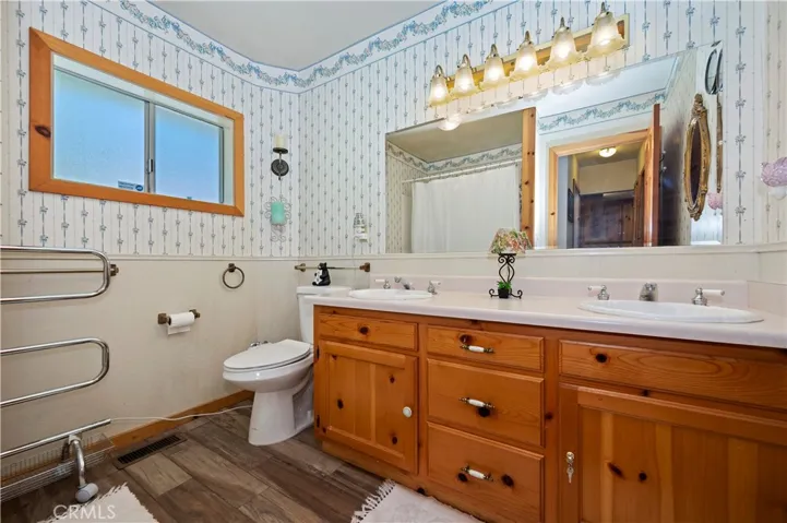 Main level full bathroom