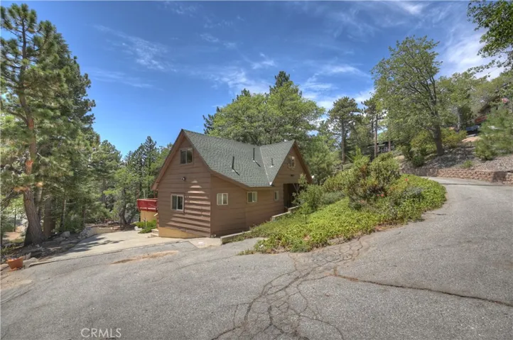Dual access driveway